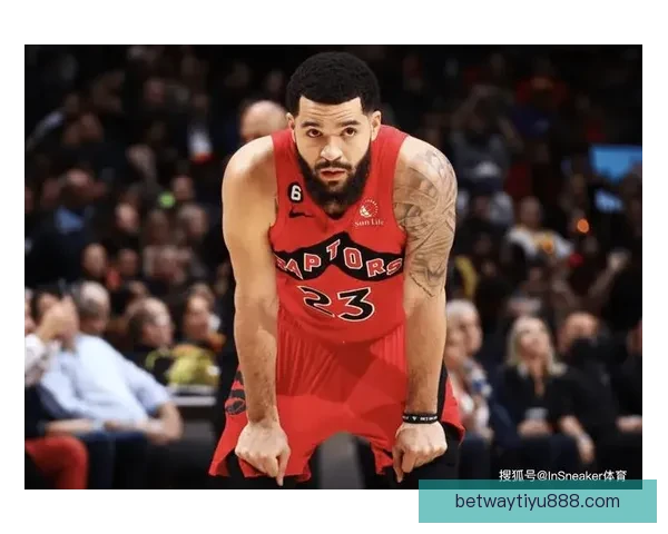 乌度卡透露范弗利特尚未参加对抗训练复出仍遥遥无期